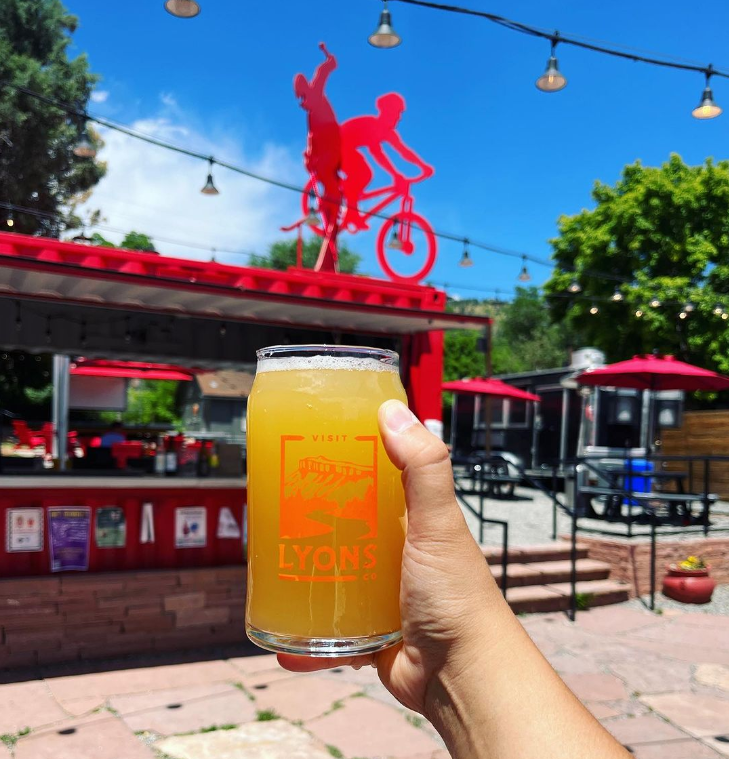 RockGarden LyonsOutdoorBeerScene2